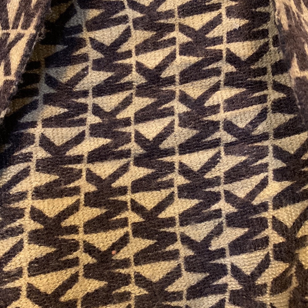 MK Infinity SCARF - Picture 2 of 3